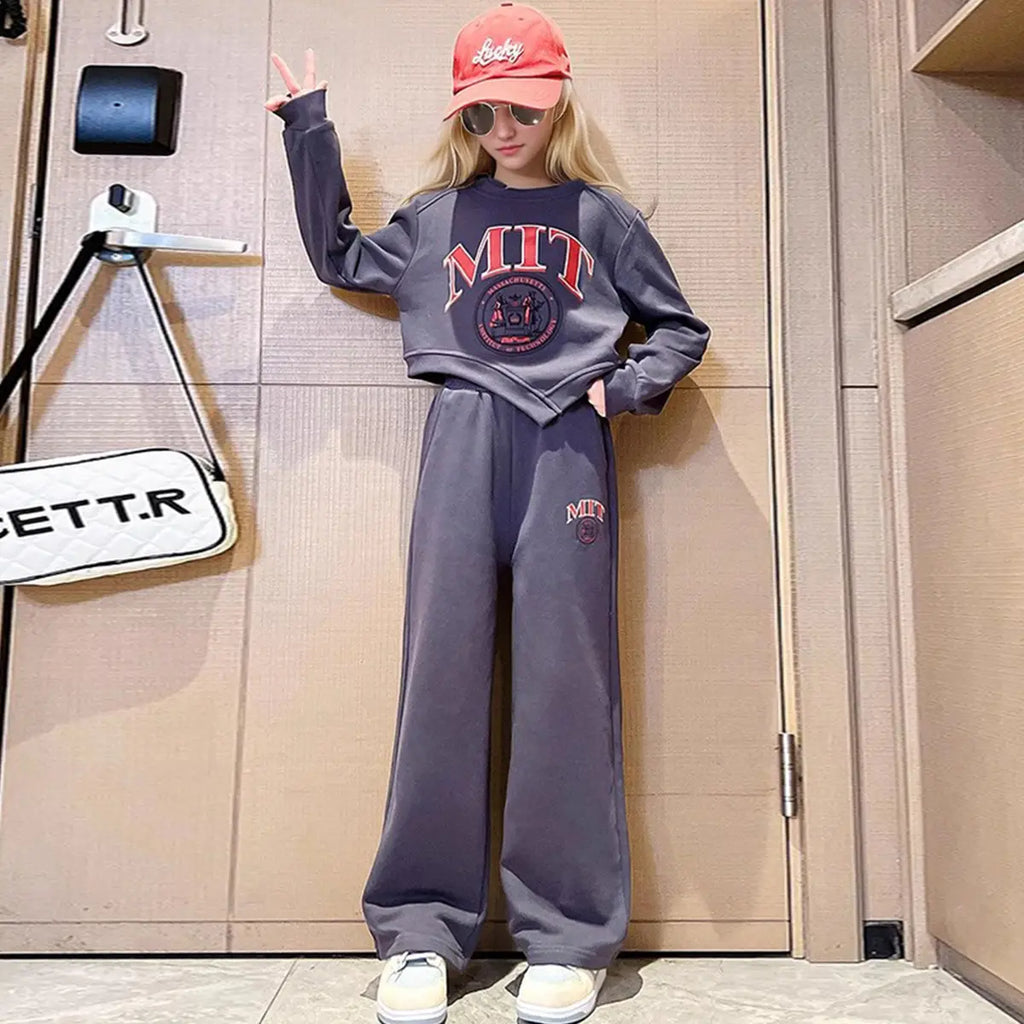 Girls Grey Typographic Printed Sweatshirt With Asymmetrical Hemline & Pant Sets Sets Grey 5-6 Y