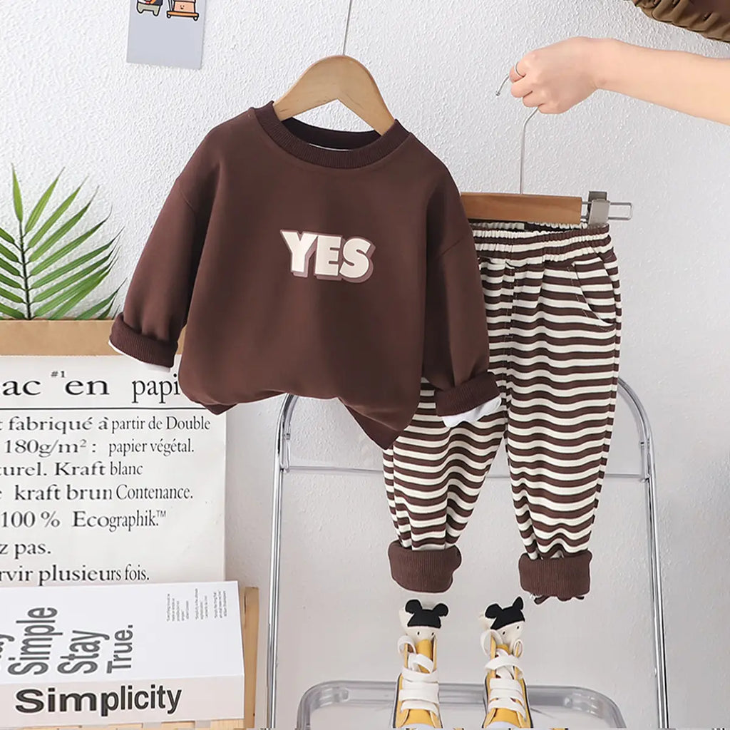 Girls Dark Brown Typographic Printed Sweatshirt With Stripes Jogger Sets Sets Dark Brown 1-2 Y