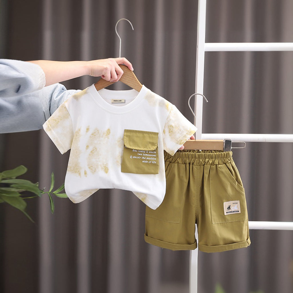 Boys Contrast Pocket Flap Printed T-Shirt With Green Shorts Set 2 pc. Sets
