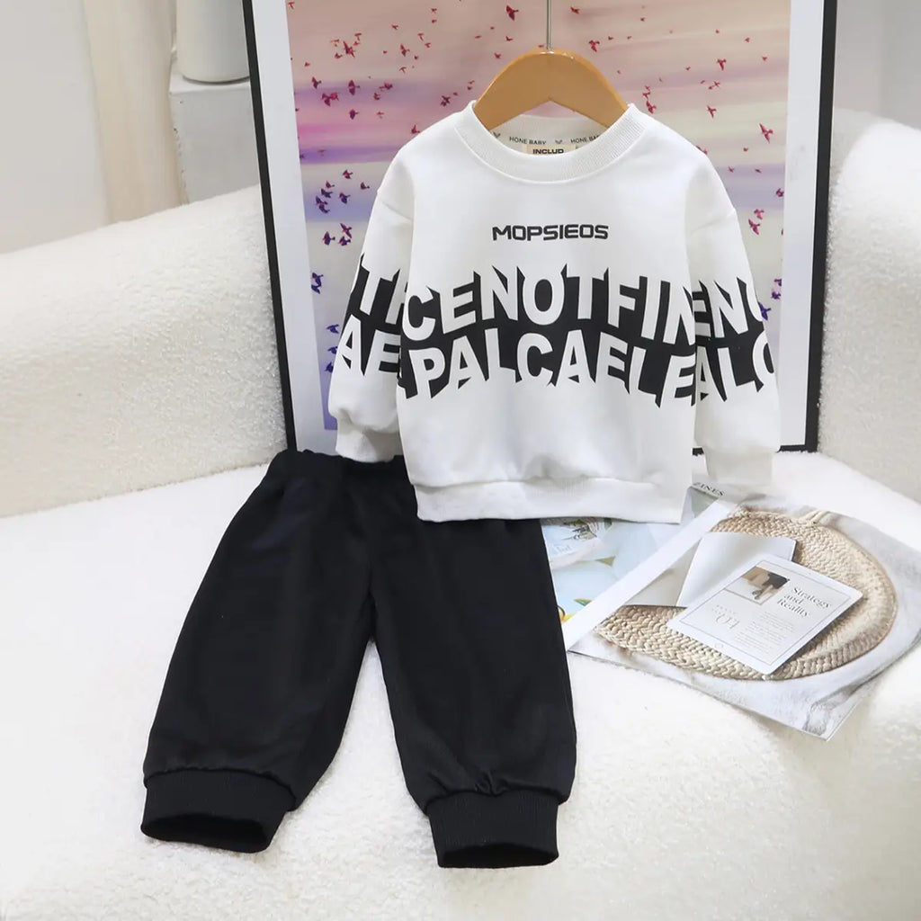 Boys White Typographic Printed Sweatshirt With Jogger Sets Sets White 1-2 Y