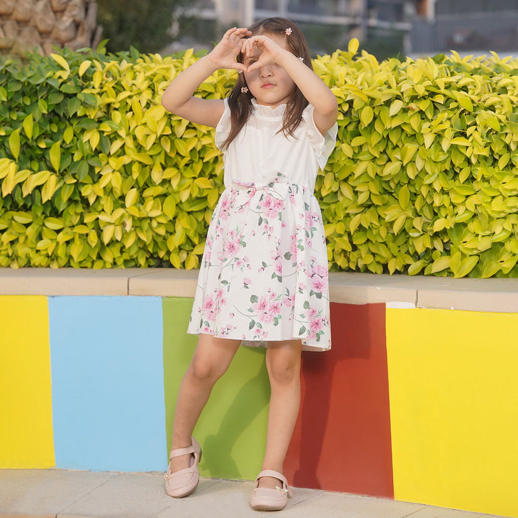 Girls White Floral Printed Fit & Flare Flutter Sleeve Dress Casual Dresses White 4-5 Y